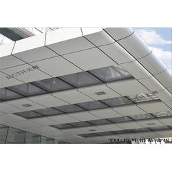 天花板安裝與建筑材料選擇指南